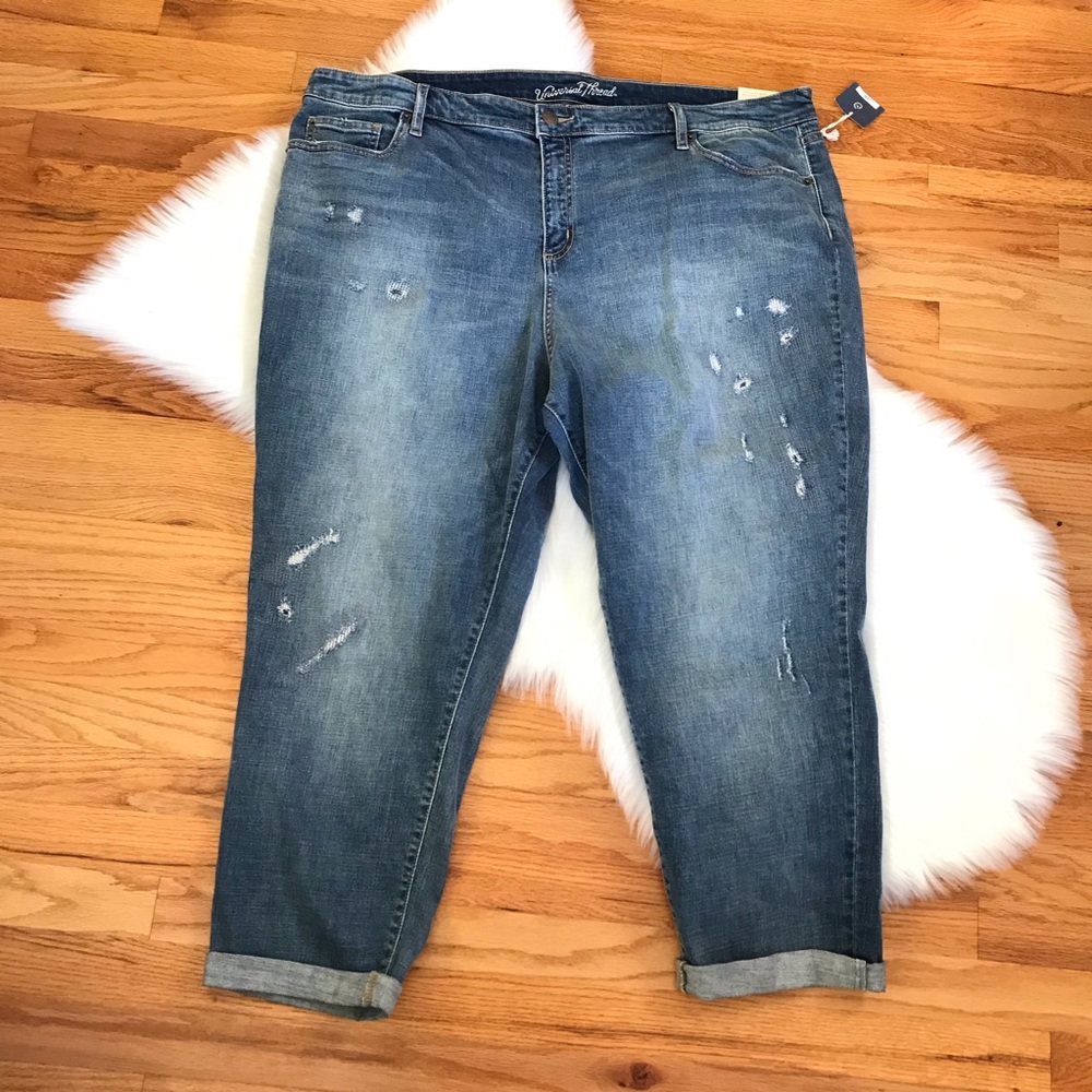 2/$15 Universal Thread Distress Boyfriend skinny Jean